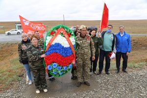 Возложение венков к мемориалу 28 Армии